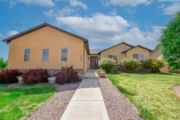 5707 Mark Twain Ln, Pueblo, CO 81008