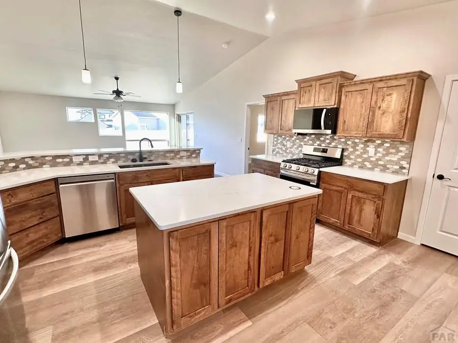 3406 Wapiti Ln, Pueblo, CO 81005 - Image #2