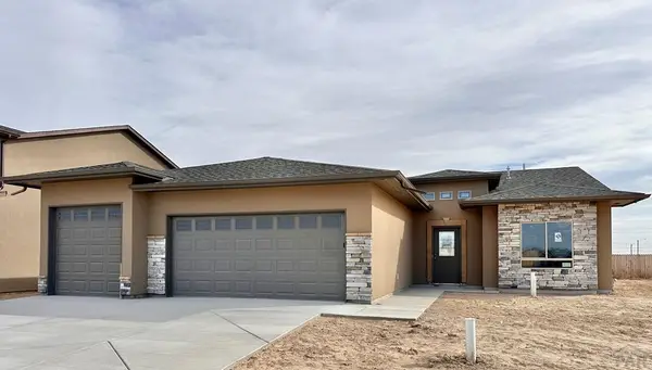 1722 Kingfisher Ln, Pueblo, CO 81008