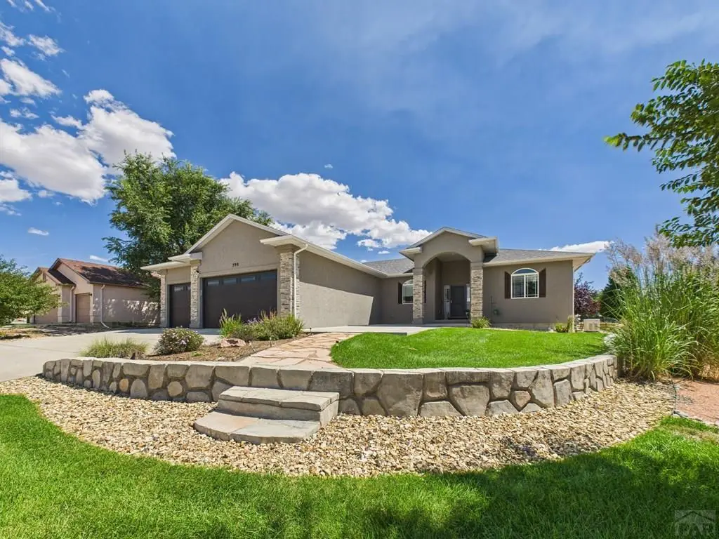 390 W Archer Dr, Pueblo West, CO 81007 - Image #1