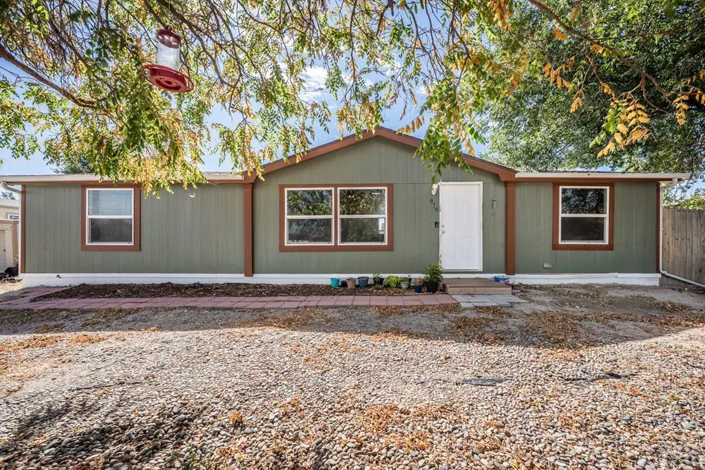 979 S Dawnview Dr, Pueblo West, CO 81007 - Image #1