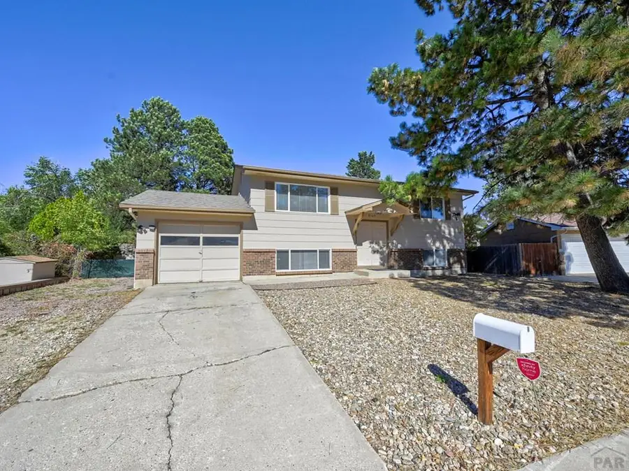 5165 Crestwood Dr, Colorado Springs, CO 80918 - Image #2
