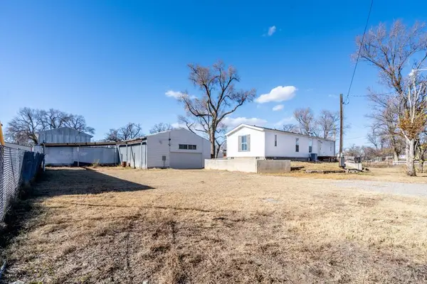 238 Seeley, La Junta, CO 81050