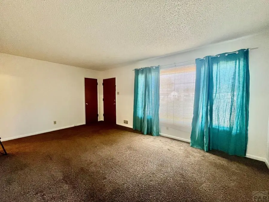 1637 Englewood Dr, Pueblo, CO 81005 - Image #3