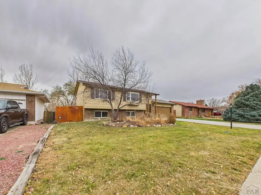 4037 Valley Dr, Pueblo, CO 81008 - Image #2