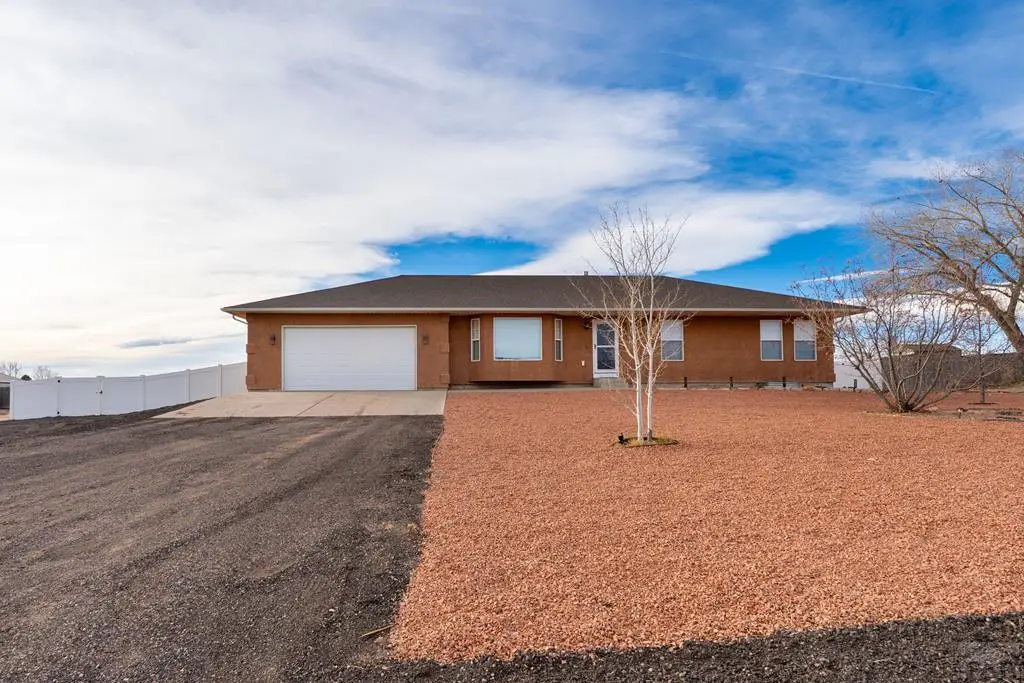 1152 E Ranch Dr, Pueblo West, CO 81007 - Image #1
