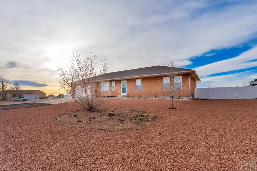 1152 E Ranch Dr, Pueblo West, CO 81007 - Image #2