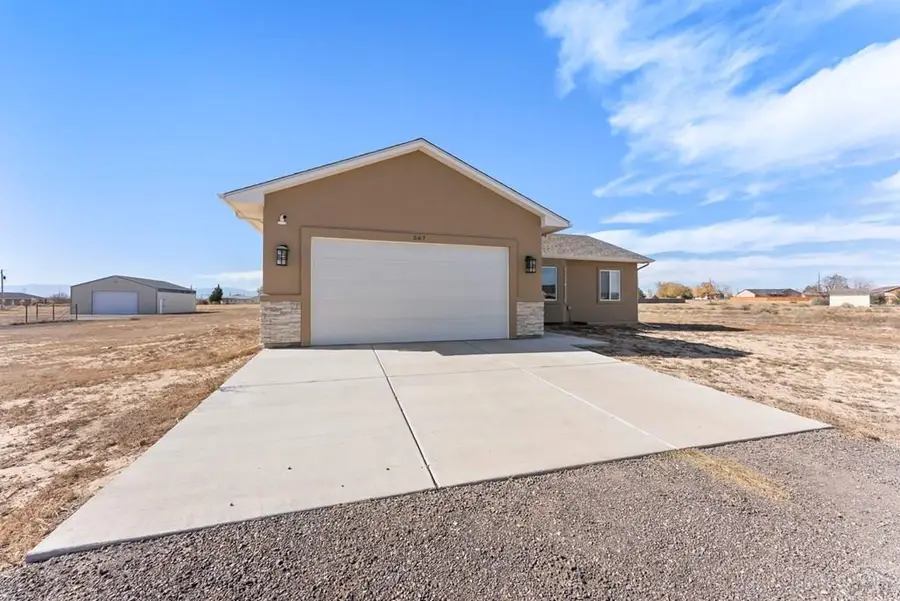 567 N Verbena Dr, Pueblo West, CO 81007 - Image #2