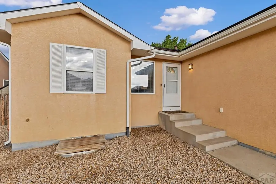 2319 Longhorn Dr, Pueblo, CO 81008 - Image #3