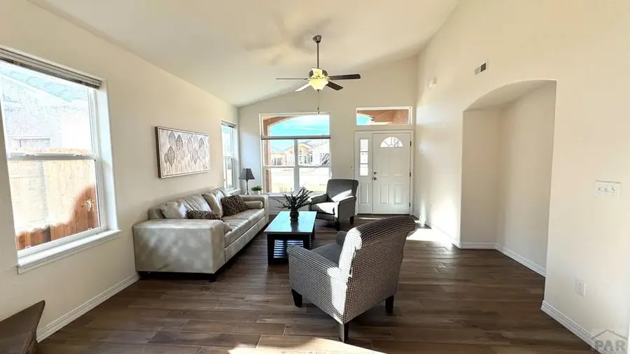 810 Thorncrest Dr, Pueblo, CO 81005 - Image #3