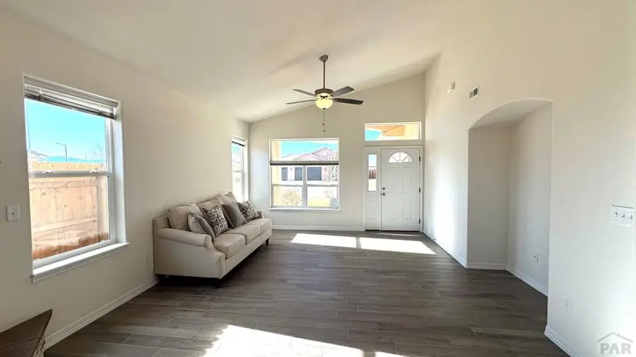 812 Thorncrest Dr, Pueblo, CO 81005 - Image #3