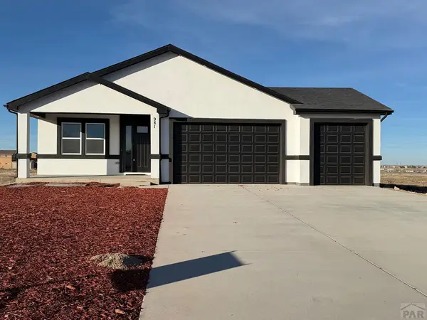 981 E Waverly Dr, Pueblo West, CO 81007