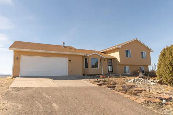 917 S Sterling Ln, Pueblo, CO 81007