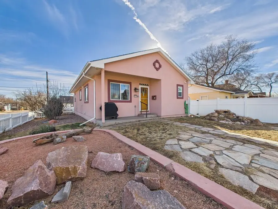 902 W 15th St, Pueblo, CO 81003 - #2