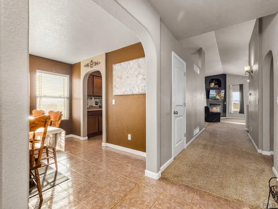 1140 W Shenandoah Dr, Pueblo West, CO 81007 - #2