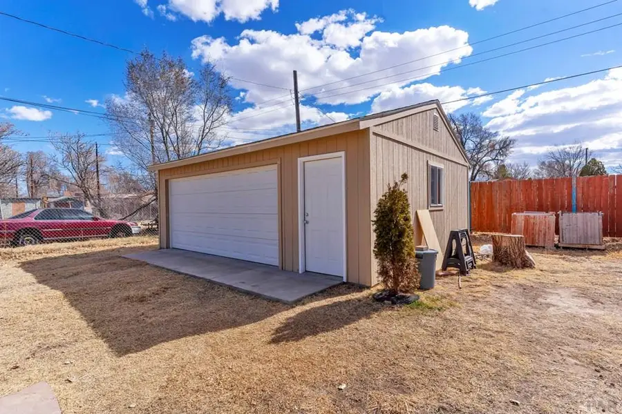 908 E Beech St, Pueblo, CO 81001 - #3