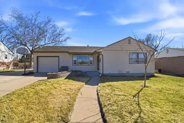 1332 Horseshoe Dr, Pueblo, CO 81001