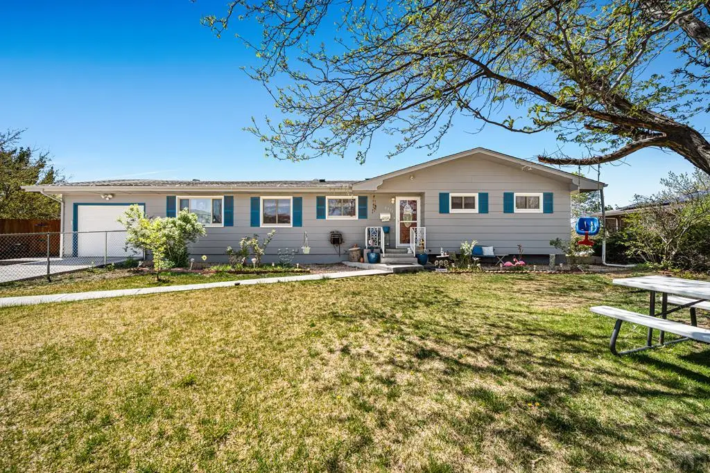 4011 Valley Dr, Pueblo, CO 81008 - #1
