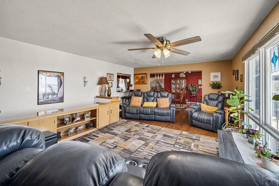 4011 Valley Dr, Pueblo, CO 81008 - #3