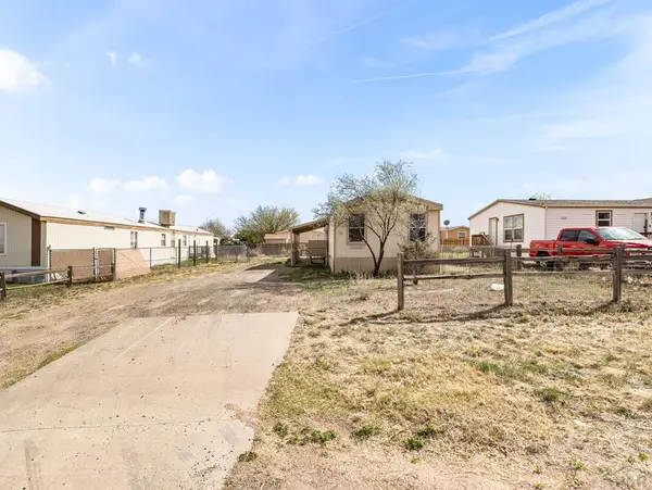 98 Countryside Dr, Pueblo, CO 81007