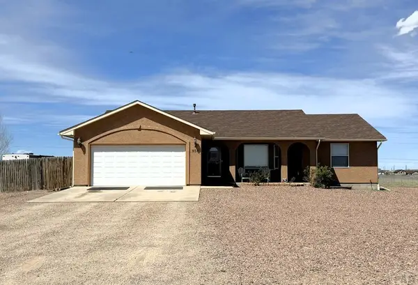 959 E Moonbeam Dr, Pueblo West, CO 81007