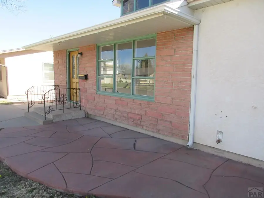 1642 Englewood Dr, Pueblo, CO 81005 - #2