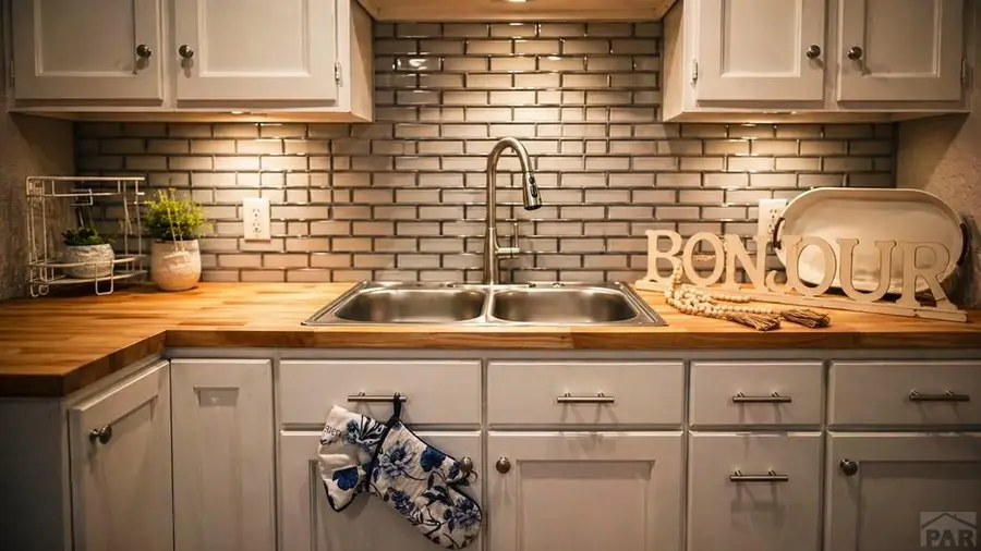 1004 W 18th St, Pueblo, CO 81003 - #3