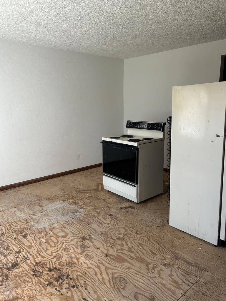 2111 Chatalet Lane #J, Pueblo, CO 81005 - #3