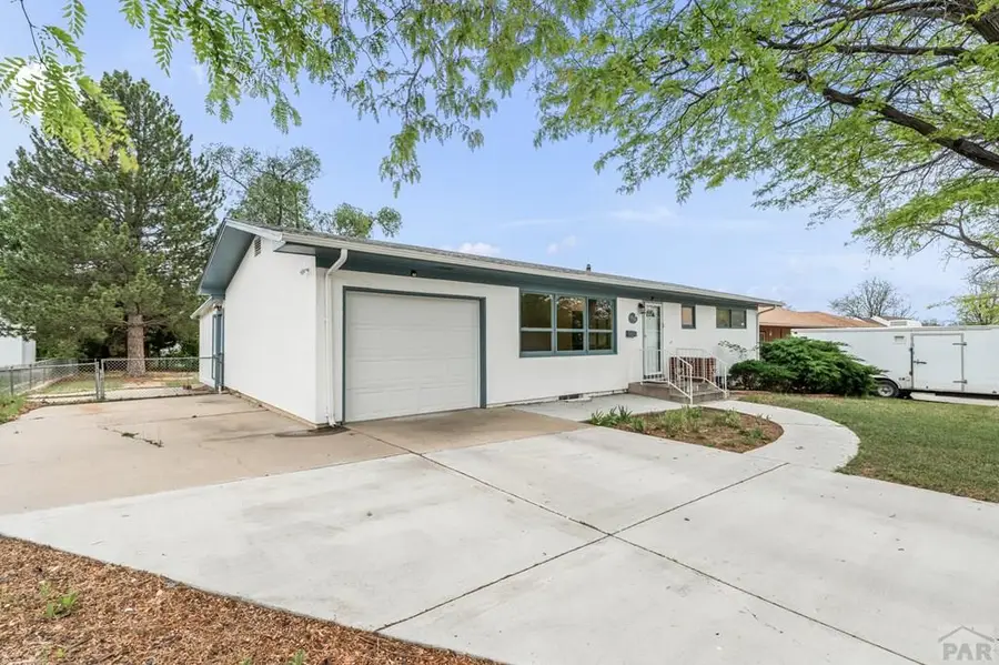 1806 Mackenzie Rd, Pueblo, CO 81001 - #2