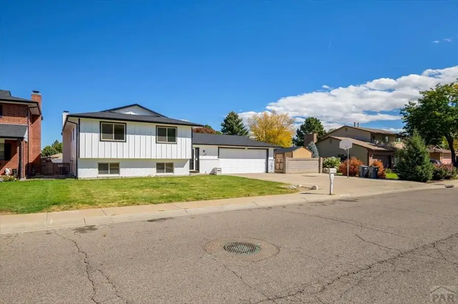208 Starlite Dr, Pueblo, CO 81005 - #2