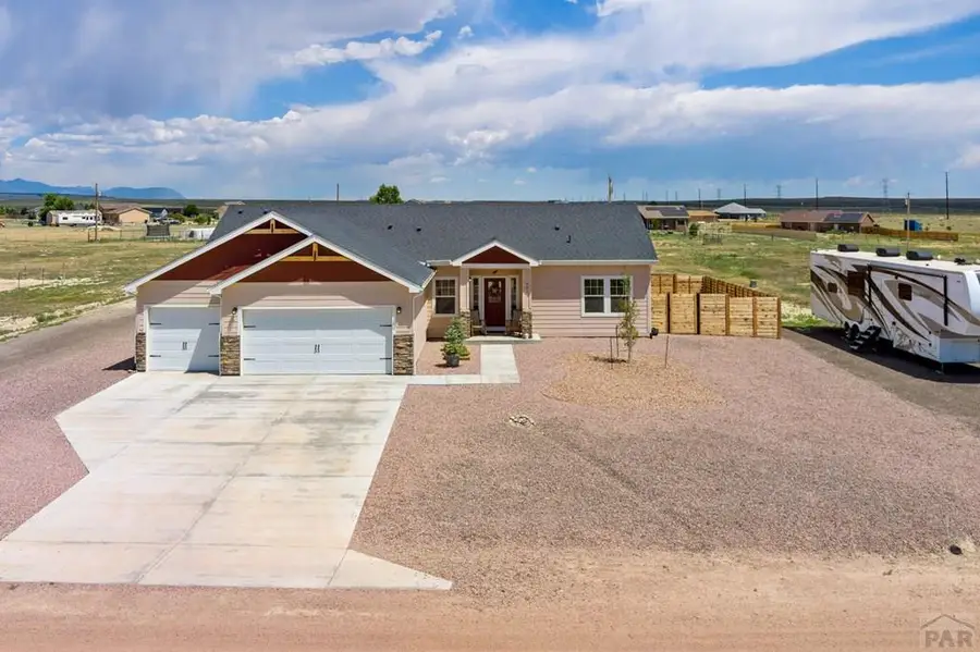 981 E Blackstone Dr, Pueblo, CO 81007 - #2