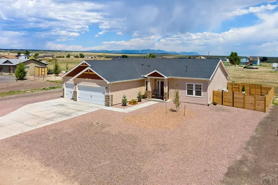981 E Blackstone Dr, Pueblo, CO 81007 - #3