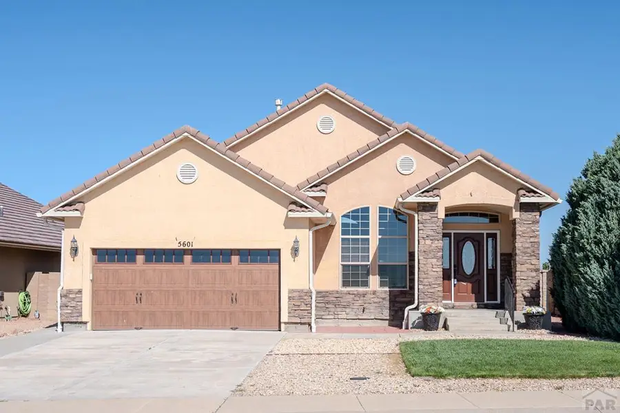 5601 Mark Twain Ln, Pueblo, CO 81008 - #2