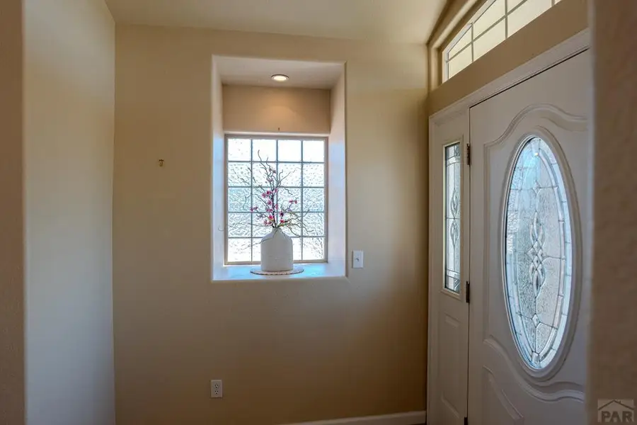 5601 Mark Twain Ln, Pueblo, CO 81008 - #3