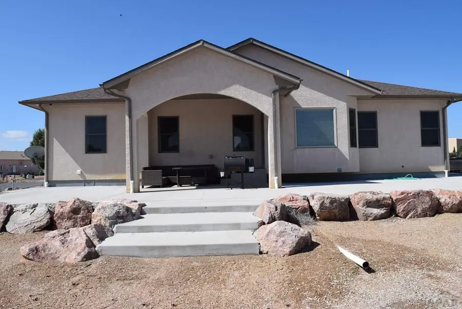 2129 W Woodstock Dr, Pueblo West, CO 81007 - #2