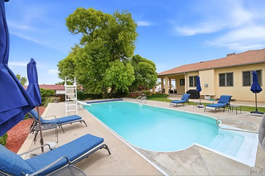 59 Altadena Dr, Pueblo, CO 81005 - #2
