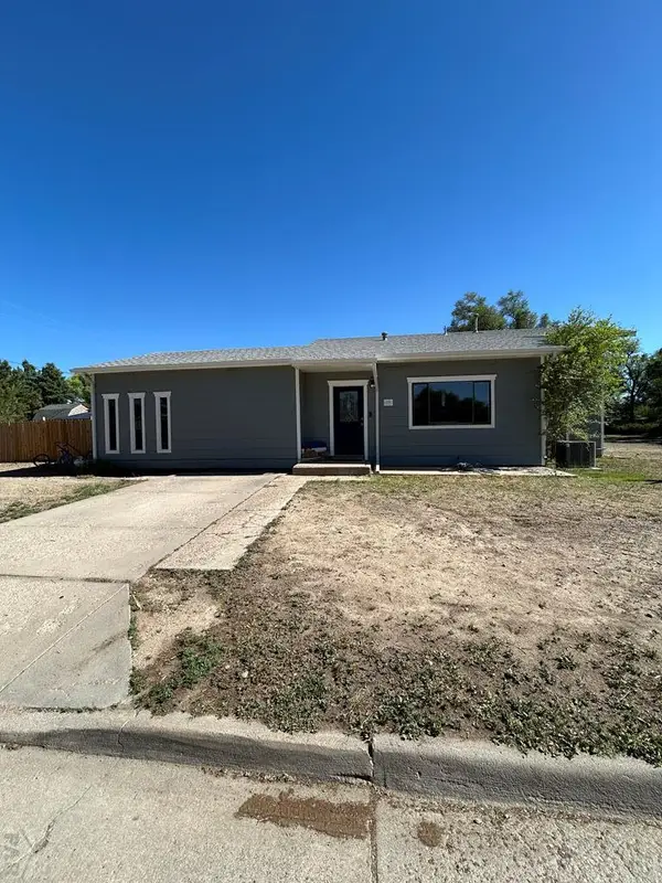 906 E 8th St, La Junta, CO 81050