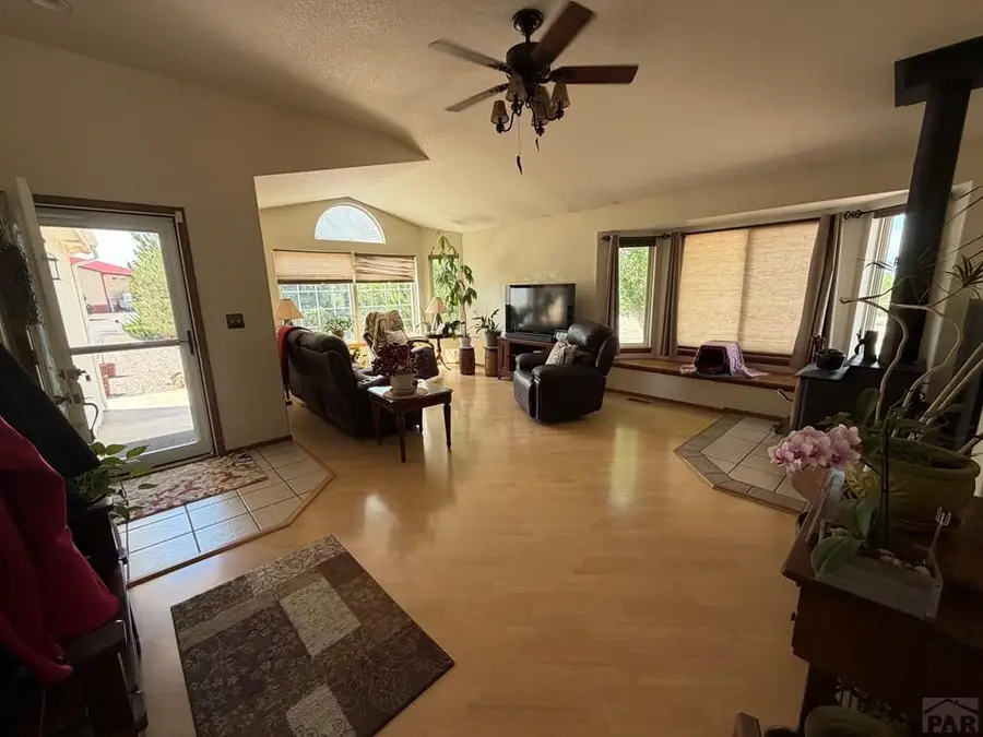 431 W Bywood Dr, Pueblo, CO 81007 - #3