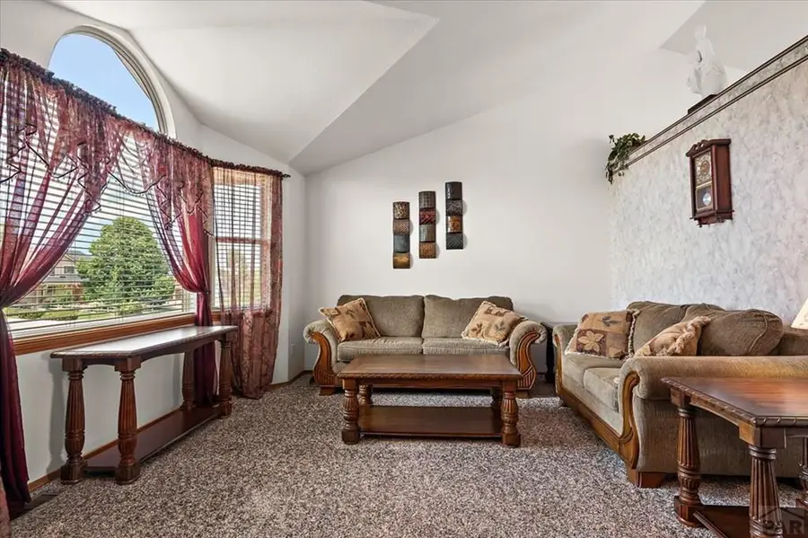 1702 Kingsroyal Blvd, Pueblo, CO 81005 - #2