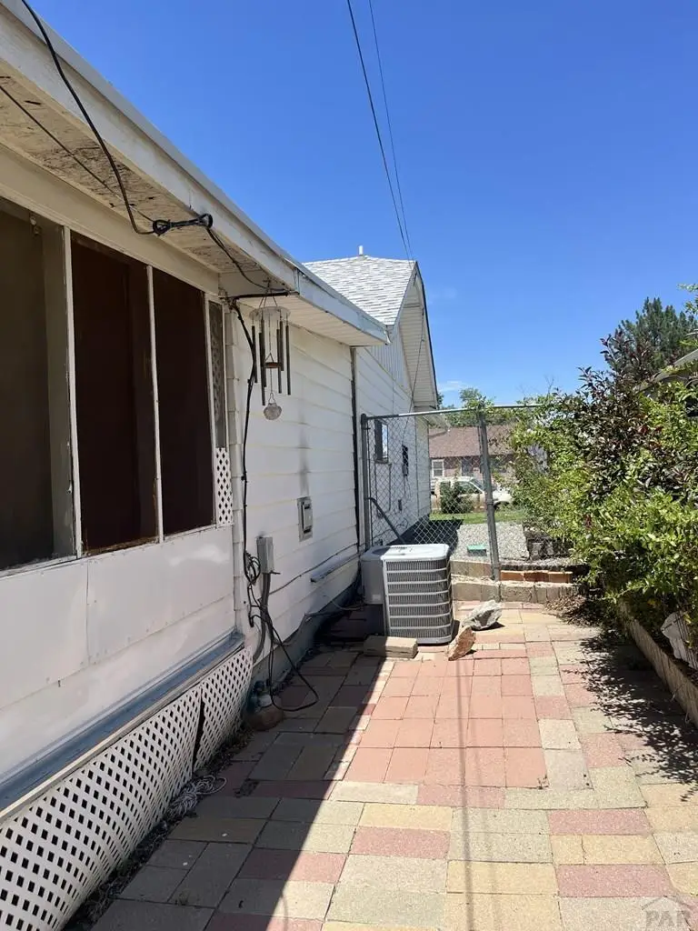 1806 E 3rd St E, Pueblo, CO 81001 - #2