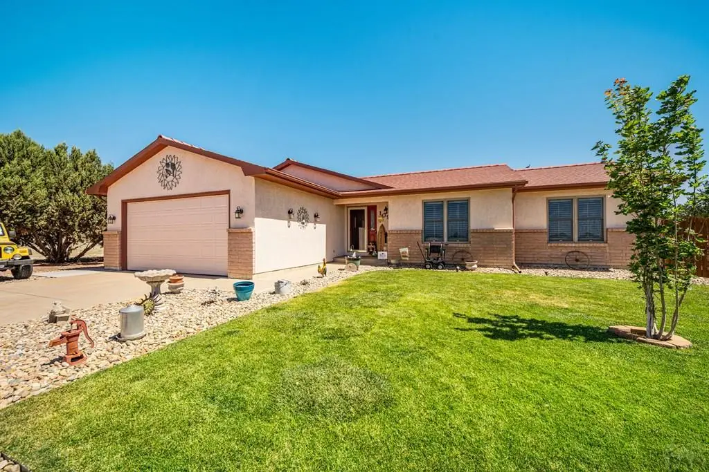 1095 W Broken Bow Dr, Pueblo West, CO 81007 - #1