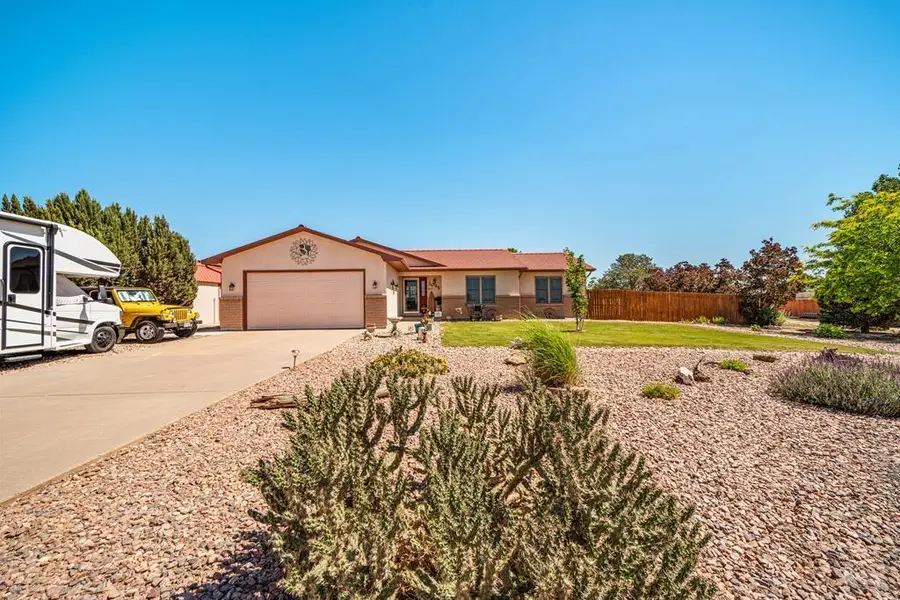 1095 W Broken Bow Dr, Pueblo West, CO 81007 - #2