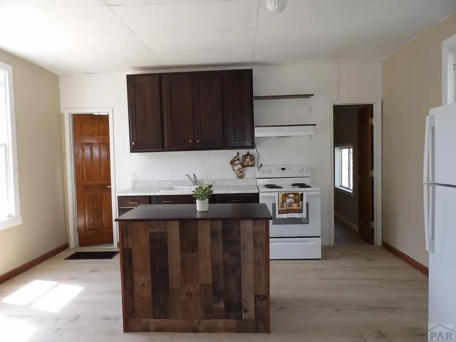 324 Lewis Ave, La Junta, CO 81050 - #3