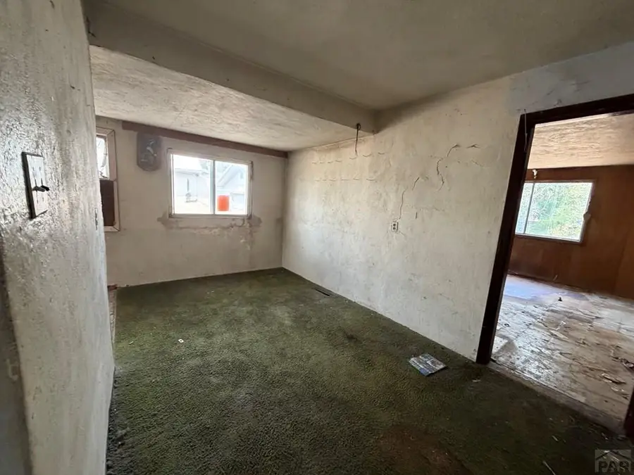 518 Moffat St, Pueblo, CO 81003 - #3