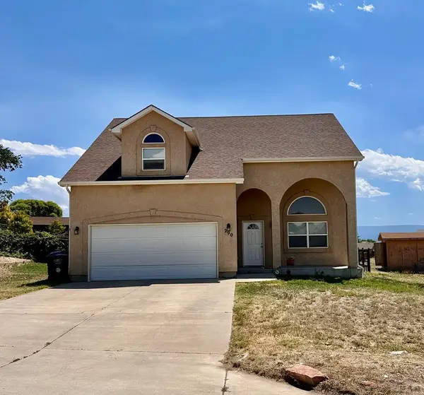 290 W Delray Dr, Pueblo West, CO 81007