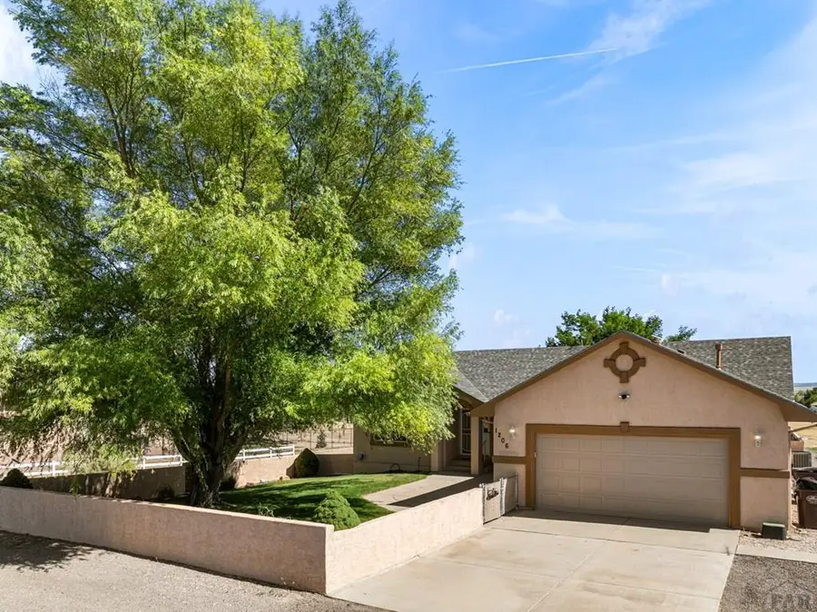 1206 W Shenandoah Dr, Pueblo West, CO 81007 - #2