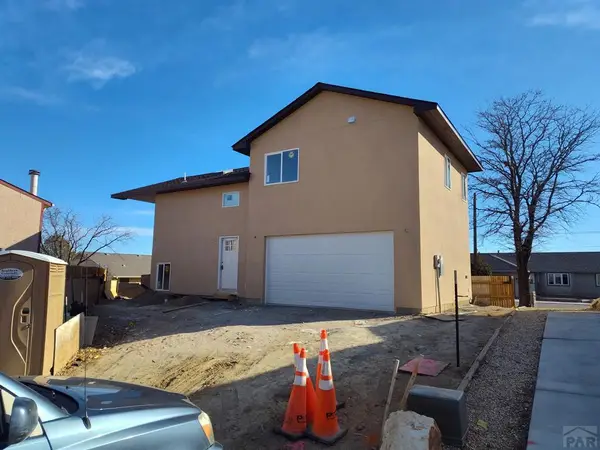 9 Heatherwood Ln, Pueblo, CO 81008