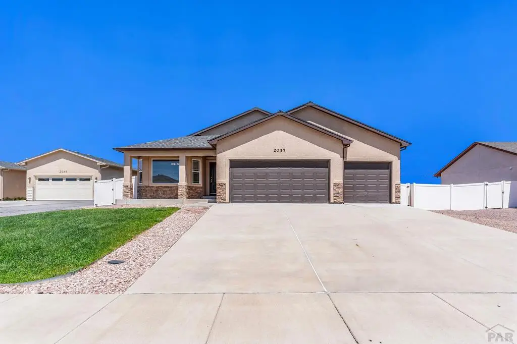 2037 Kingbird Ct, Pueblo, CO 81008 - #1