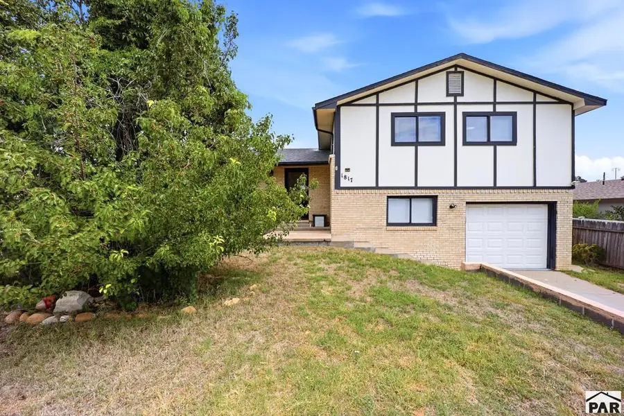 1817 Cimarron Ave, La Junta, CO 81050 - #2