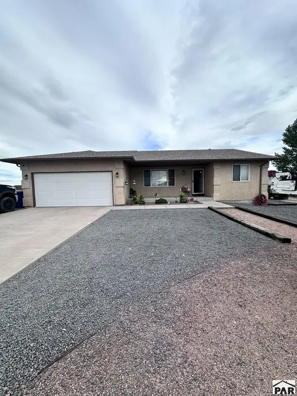 555 E Mcclave Dr, Pueblo West, CO 81007